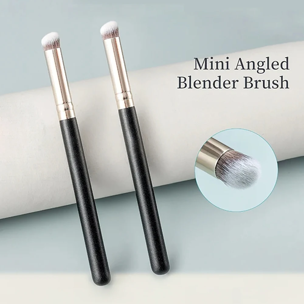 Beauty Queen Makeup - 角度付きコンシーラーメイクブラシアンダーアイメイク小さなファンデーション精密フェイスブレンディングブラシ柔らかい毛メイクアップツール