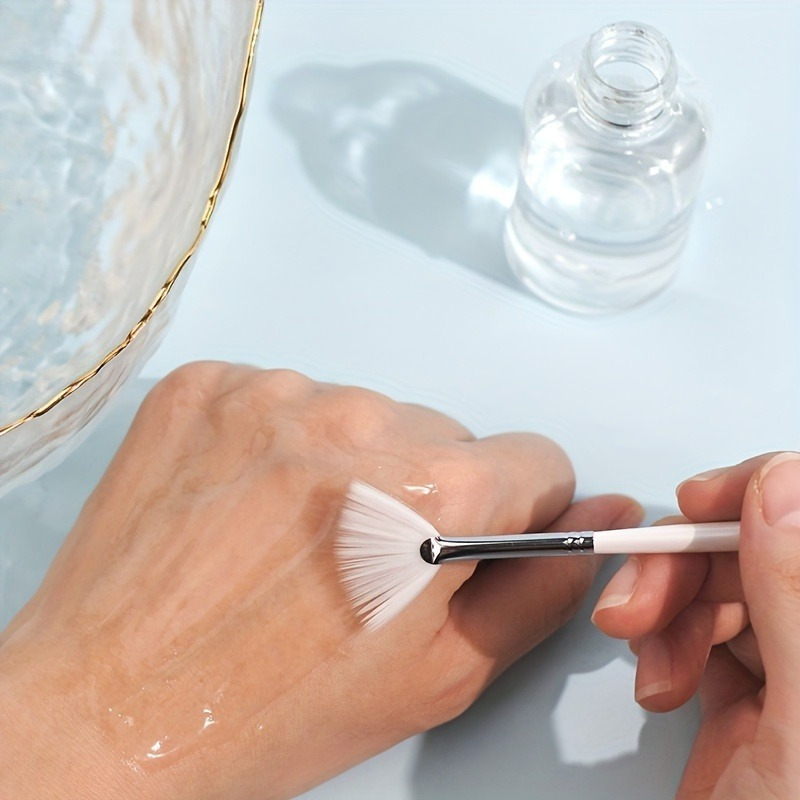 20個 ミニ扇形ライトベージュケアブラシ ソフトナイロン毛付 - Beauty Queen Makeup のレビューと価格