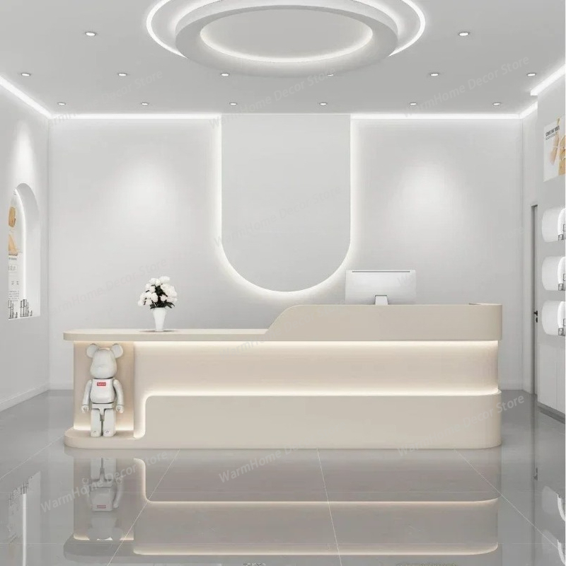 モダンビューティーインスティテュート教会コーナー受付カウンタ - Beauty Makeup Institute のレビューと価格