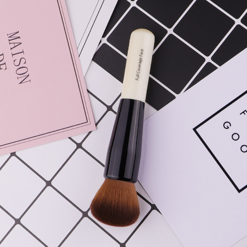 パウダーメイクブラシ木製ハンドル高密度ソフトラウンド毛フルカ - Beauty Queen Makeup のレビューと価格