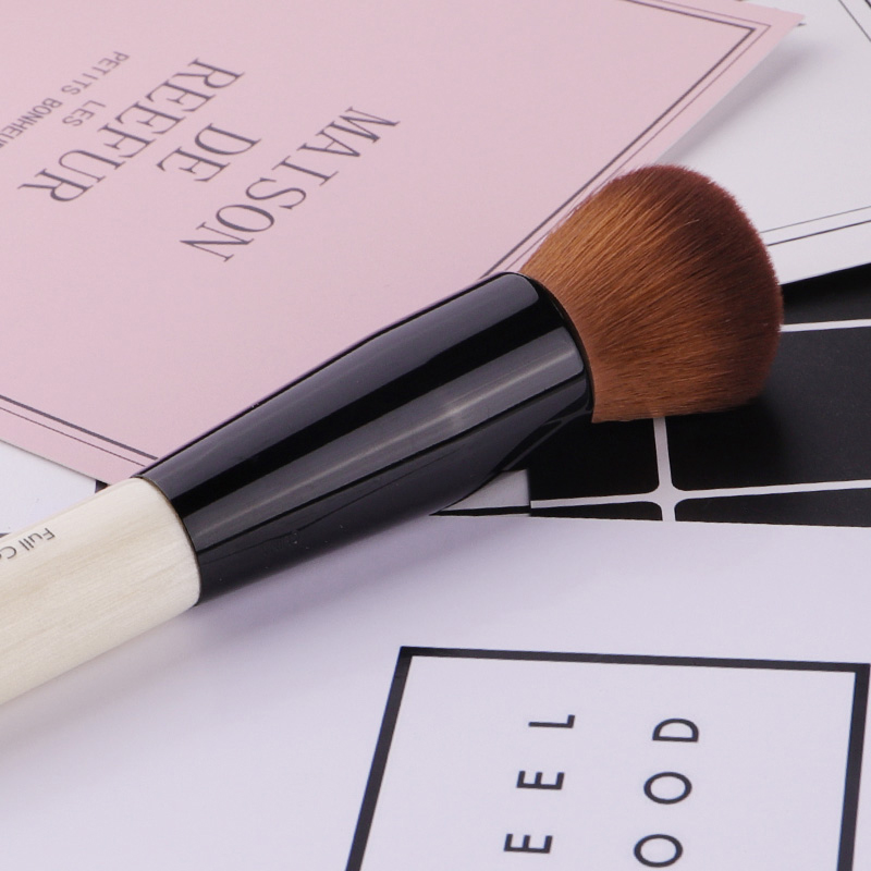 パウダーメイクブラシ木製ハンドル高密度ソフトラウンド毛フルカ - Beauty Queen Makeup のレビューと価格